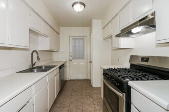 3006 Falk Ct in La Porte, TX - Building Photo - Building Photo