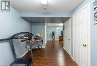 18 Rockway Ct in Hamilton, ON - Building Photo - Building Photo