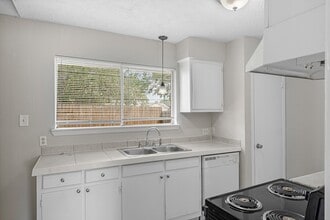 15011 Tipcrest St in Channelview, TX - Building Photo - Building Photo