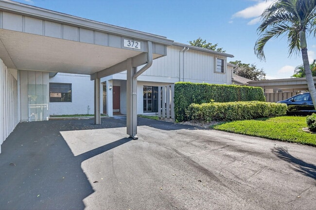 372 Deer Creek Wildwood Ln E in Deerfield Beach, FL - Building Photo - Building Photo