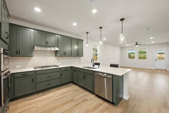 254 Crater Lk Dr in Dripping Springs, TX - Building Photo - Building Photo