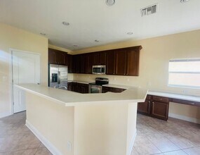 2803 Suncoast Lakes Blvd in Port Charlotte, FL - Building Photo - Building Photo