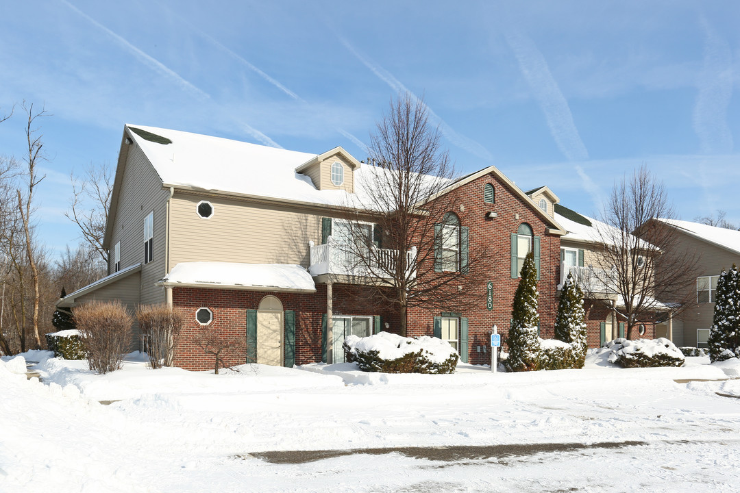 Olde Farm II in East Lansing, MI - Building Photo