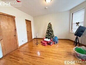 160 Strathmore Rd, Unit 17 in Boston, MA - Foto de edificio - Building Photo