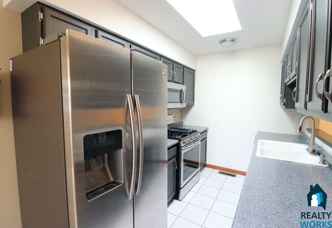 230 Parkside Ln in Lincoln, NE - Building Photo - Building Photo