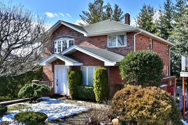 411 10th St in Palisades Park, NJ - Building Photo - Building Photo