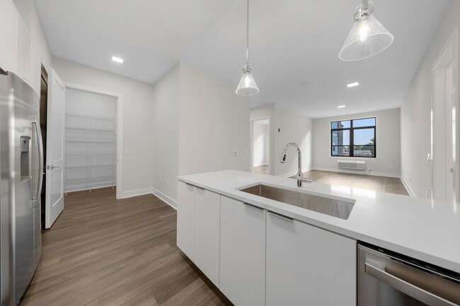 121 34th St in Union City, NJ - Building Photo - Building Photo