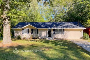 3077 Sasanqua Ln SW in Marietta, GA - Building Photo