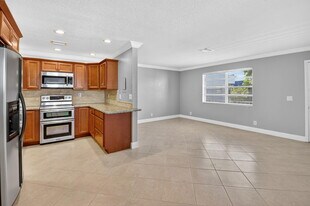 184 Burgandy Way in Delray Beach, FL - Building Photo