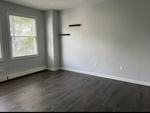 681 Charles St, Unit 4 in Providence, RI - Foto de edificio - Building Photo