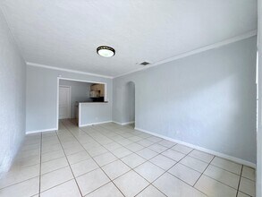 447 Conniston Rd in West Palm Beach, FL - Building Photo - Building Photo