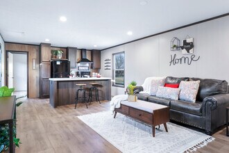 111 Palomino Dr in Sanger, TX - Building Photo - Building Photo