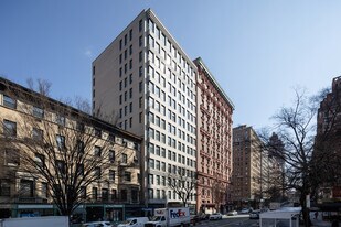207 W 79th St in New York, NY - Building Photo