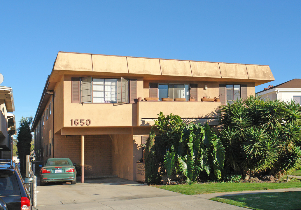 1650 S Livonia Ave in Los Angeles, CA - Building Photo