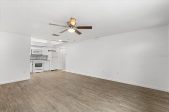 200 San Lorenzo Ave, Unit 1 in North Port, FL - Building Photo - Building Photo