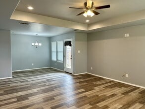 8420 11th St in Lubbock, TX - Building Photo - Building Photo