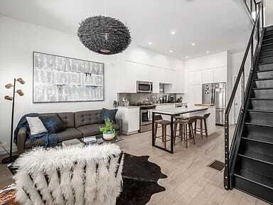 property at 986 Summit St