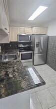 9723 Hammocks Blvd in Miami, FL - Building Photo - Building Photo