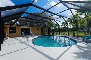 169 Armadillo Way in West Palm Beach, FL - Building Photo