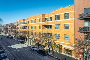 2044 W Belmont Ave in Chicago, IL - Building Photo