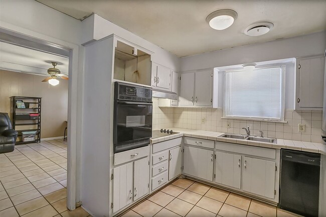 1403 Tanglewood Dr in Clinton, MS - Building Photo - Building Photo