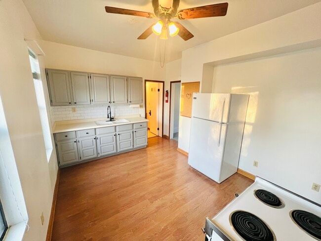 3027 W Mount Vernon Ave, Unit 3029B in Milwaukee, WI - Building Photo - Building Photo