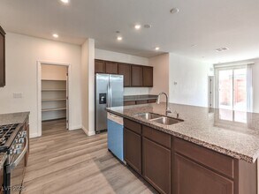 6077 Castle Gardens Ave in Las Vegas, NV - Building Photo - Building Photo