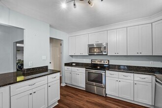 1056 Casanova Dr in Virginia Beach, VA - Building Photo - Building Photo