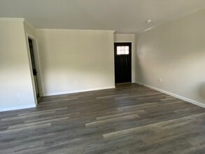 1253 Ekaha Ave in Honolulu, HI - Building Photo - Building Photo