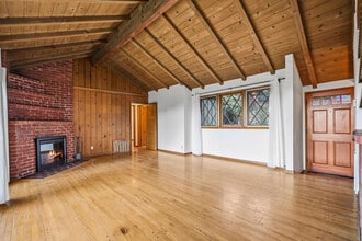 15135 Encanto Dr in Los Angeles, CA - Building Photo - Building Photo