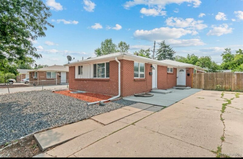 13622 E 13th Pl in Aurora, CO - Building Photo