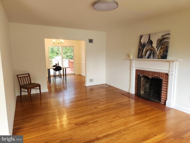 3300 Potterton Dr in Falls Church, VA - Building Photo - Building Photo