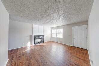 8432 E 37th Pl in Indianapolis, IN - Building Photo - Building Photo