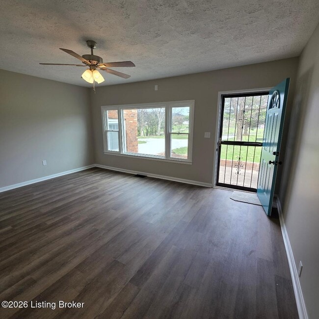 2465 Chapeze Ln in Shepherdsville, KY - Building Photo - Building Photo