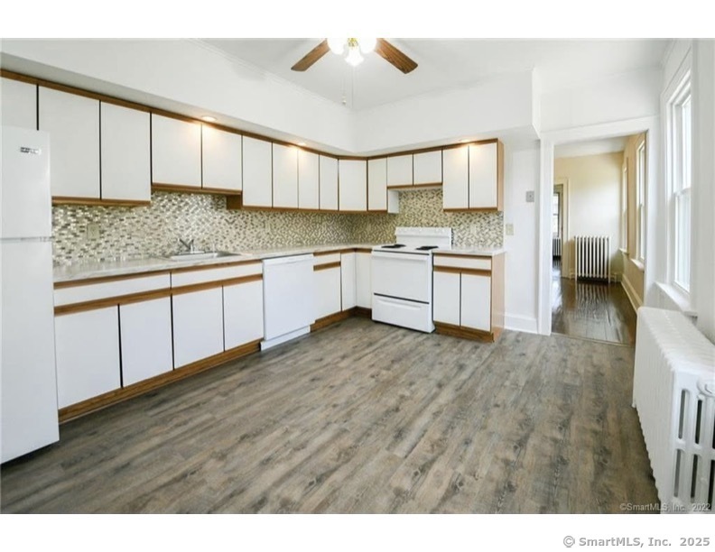 26 Eastwood Ave in Waterbury, CT - Building Photo