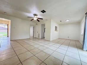 6664 W Fuqua St in Missouri City, TX - Building Photo - Building Photo