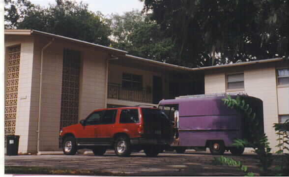 Live Oak Apartments in Orlando, FL - Building Photo