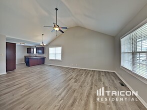 1037 Dwight Eisenhower Way in Clarksville, TN - Building Photo - Building Photo