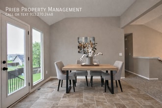 233 W Fountain Cir in Gardner, KS - Building Photo - Building Photo