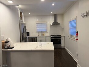 11 Pine St in Bloomfield, NJ - Building Photo - Building Photo