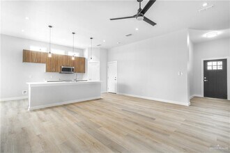 24 W Northwood St in Edinburg, TX - Building Photo - Building Photo