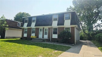 185 Fairgreen Dr in Buffalo, NY - Building Photo