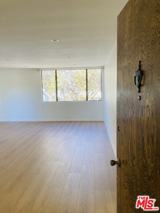 348 Rexford Dr in Beverly Hills, CA - Building Photo - Building Photo