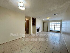 10642 Stanley Aubin Ln in Baton Rouge, LA - Building Photo - Building Photo