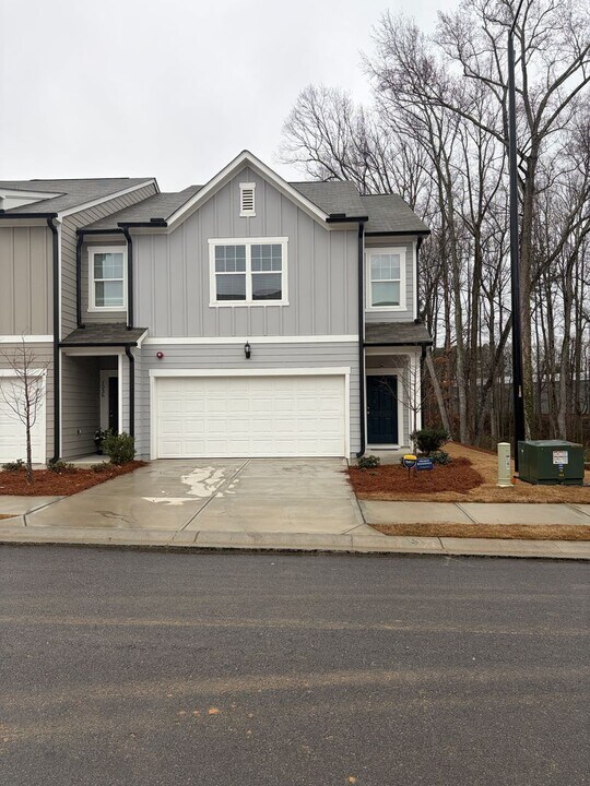 1034 Castanea Dr in Douglasville, GA - Building Photo