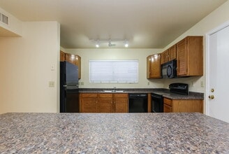 19806 N 48th Dr in Glendale, AZ - Building Photo - Building Photo