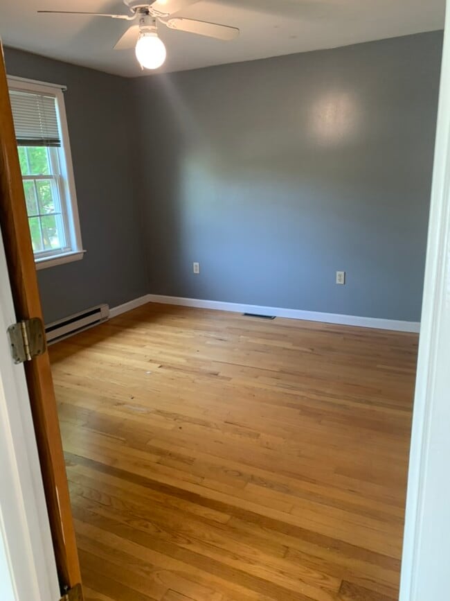 33 Hartwell Ave, Unit Apartmemt in Littleton, MA - Building Photo - Building Photo