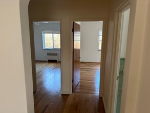 1271 Morten St, Unit 1 in Cincinnati, OH - Building Photo - Building Photo