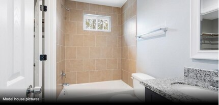 8218 Crestview Dr in Houston, TX - Building Photo - Building Photo