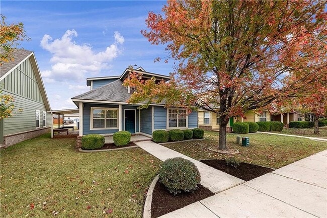 property at 3912 SW Ridgepointe Ave